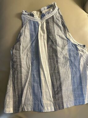 Universal Thread Blue, White and Gray Sleeveless Blouse w/Ruffle Collar Sz L